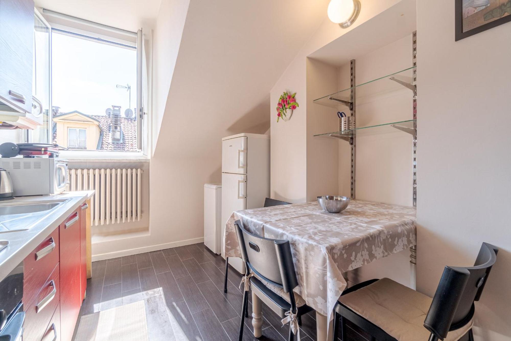 Ferienwohnung Casa Valeggio Attic Apt Few Steps From Porta Nuova Turin Exterior foto