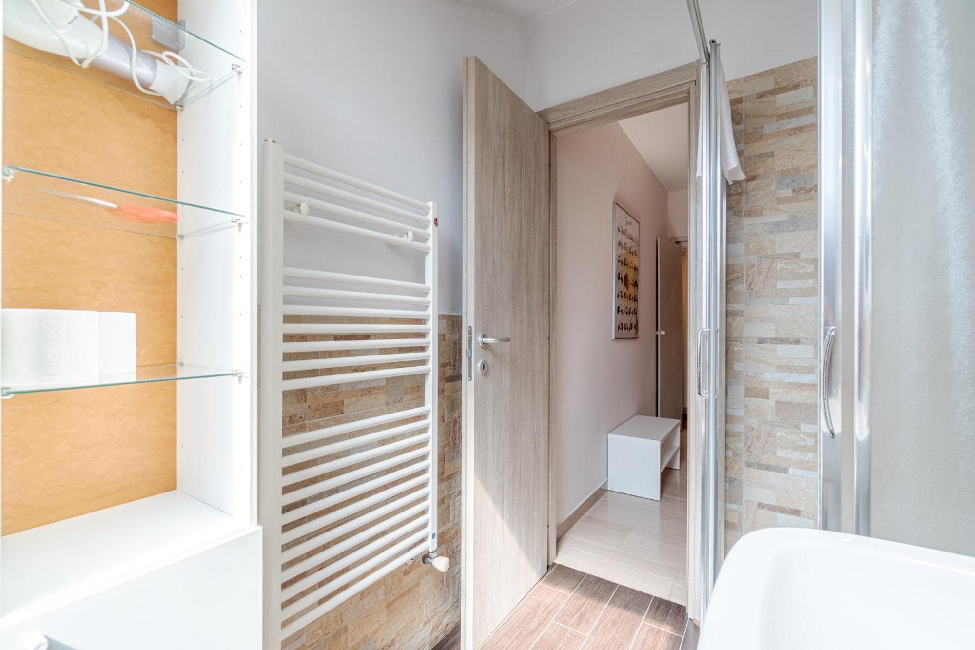 Ferienwohnung Casa Valeggio Attic Apt Few Steps From Porta Nuova Turin Exterior foto