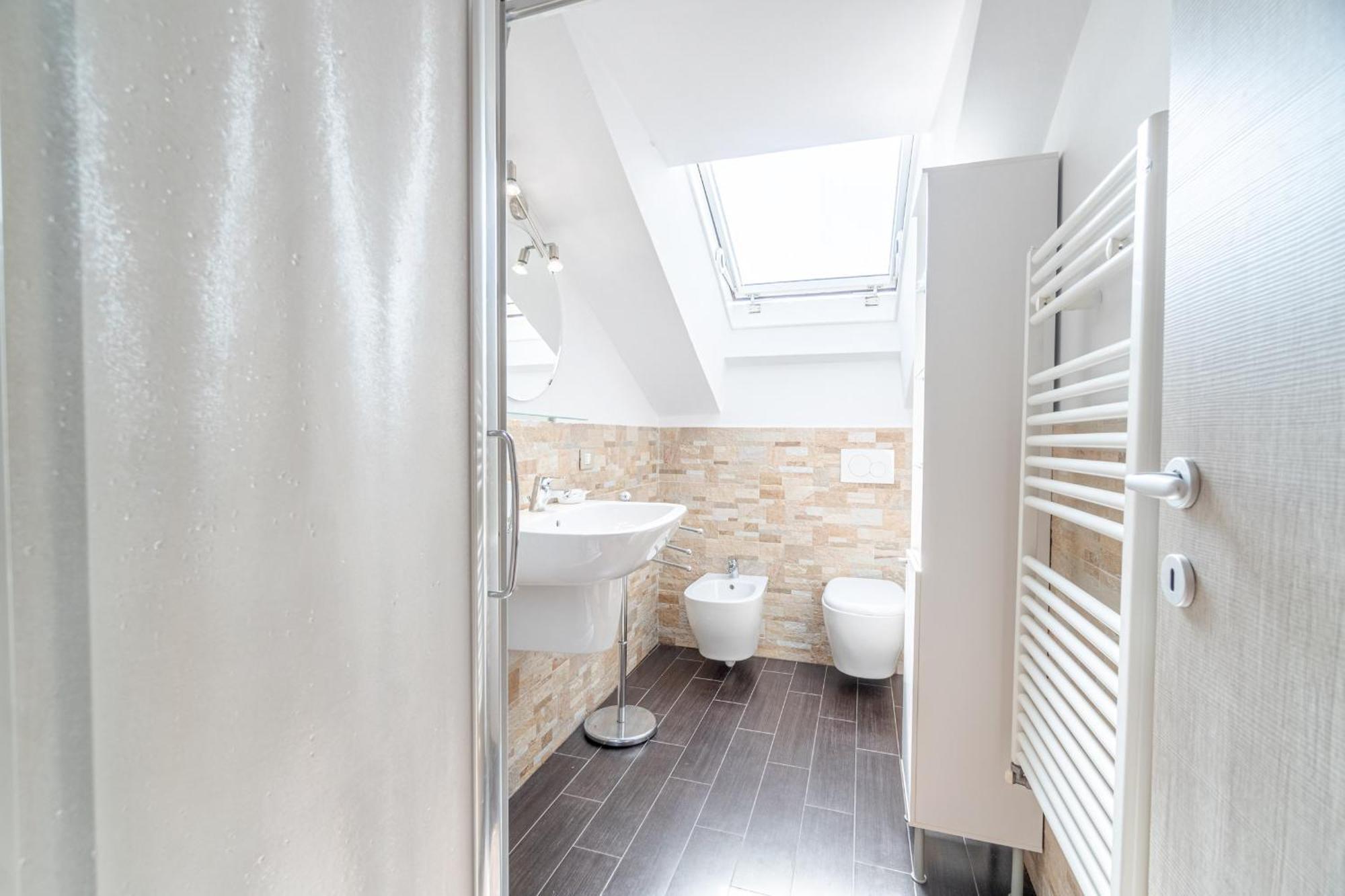Ferienwohnung Casa Valeggio Attic Apt Few Steps From Porta Nuova Turin Exterior foto